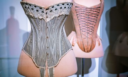 Evolução da lingerie: conheça a história das roupas íntimas femininas